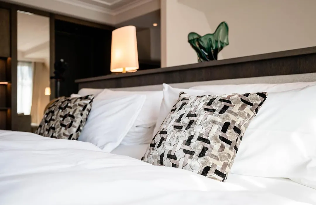 Clounys Hotel-1